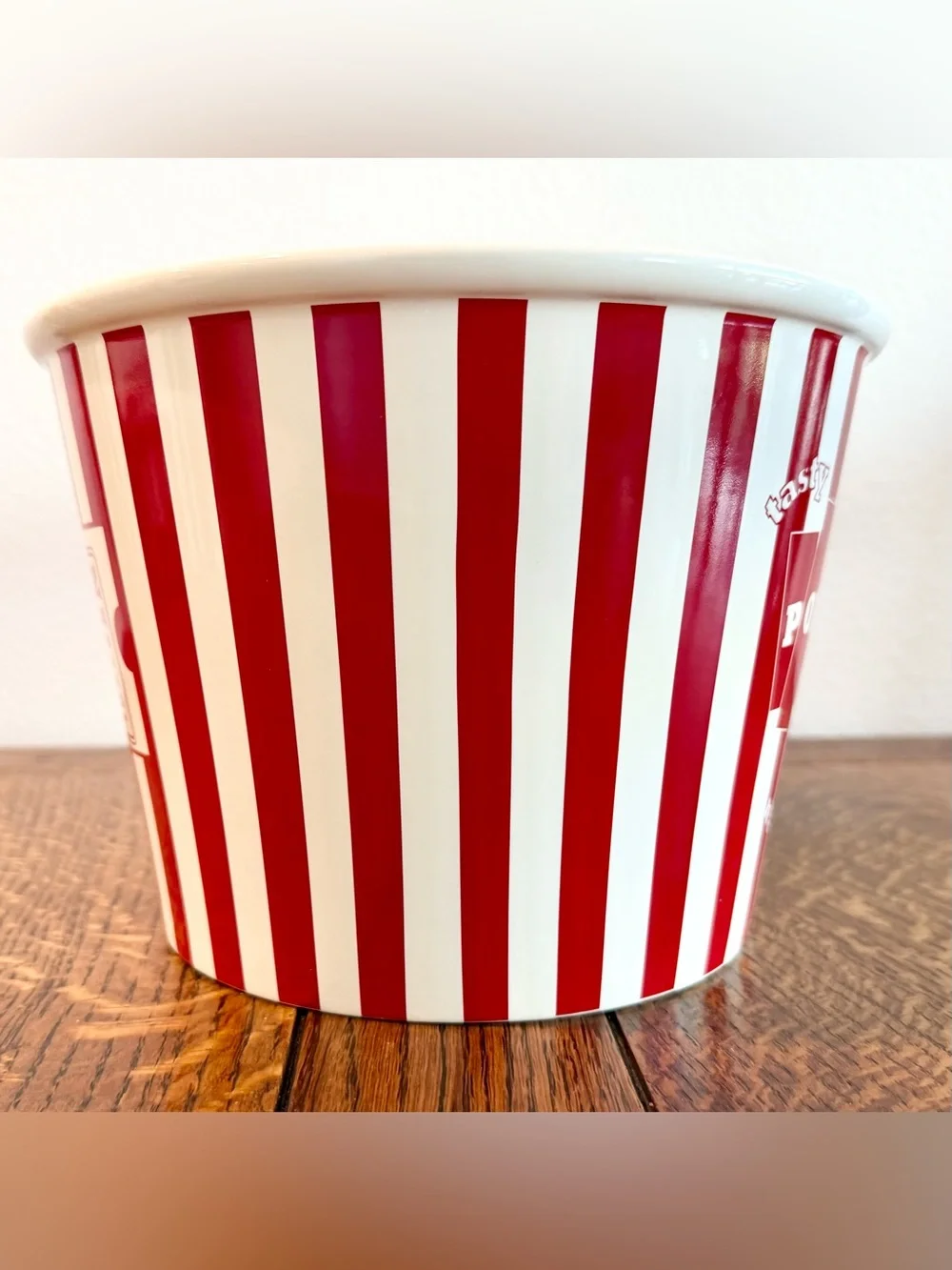 Williams Sonoma Vintage Ceramic Popcorn Bowl/Bucket Red & White Striped 9 x 7